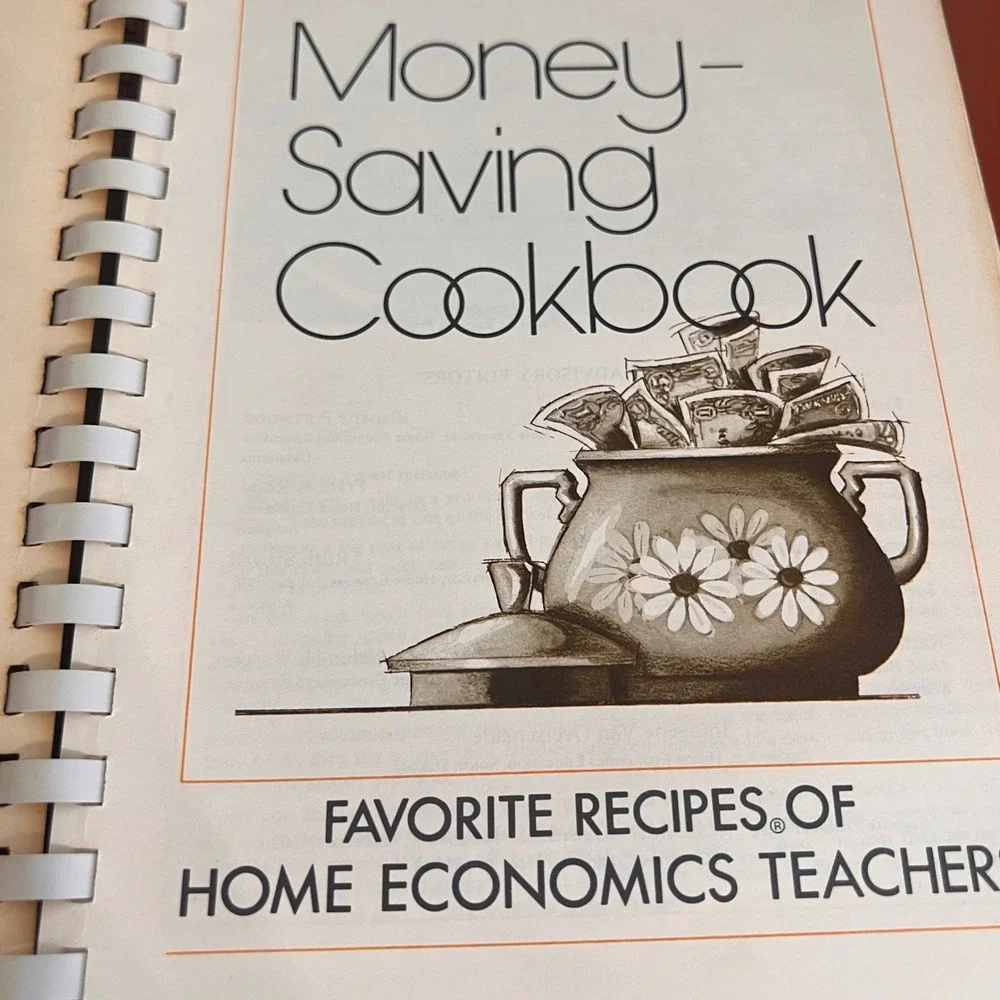 Vintage 1971‎ Money-Saving Cookbook Favorite Recipes Home Economics Teachers 900